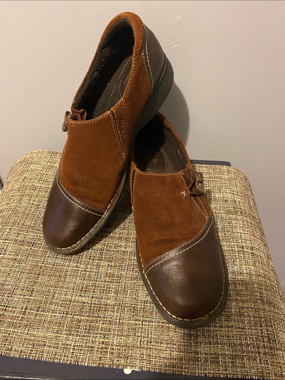 Clarks Artisan Brown Suede Leather Boho Slip On Loafers Shoes Women’s Size 9